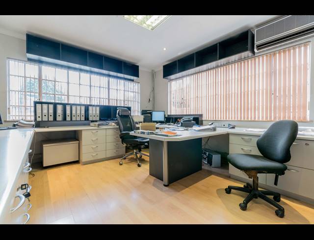 655M² FACTORY FOR SALE IN KYA SANDS